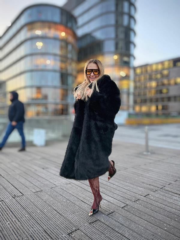  Elvan Çardak : �Türkiye Ve Dünyada  Binlerce Ki�iye Manevi  Rehberlik Yap�yorum� 